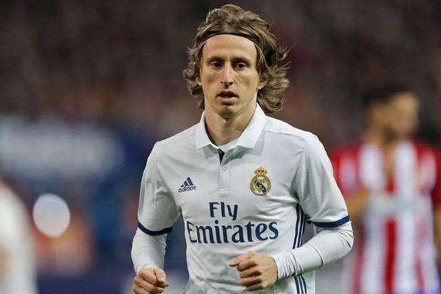 哈登32+4+10+4一战超奥尼尔，小卡单节爆砍19分，快船16连斩黄蜂