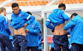 扑克中前期怎么打（扑克开局阶段该怎么打）