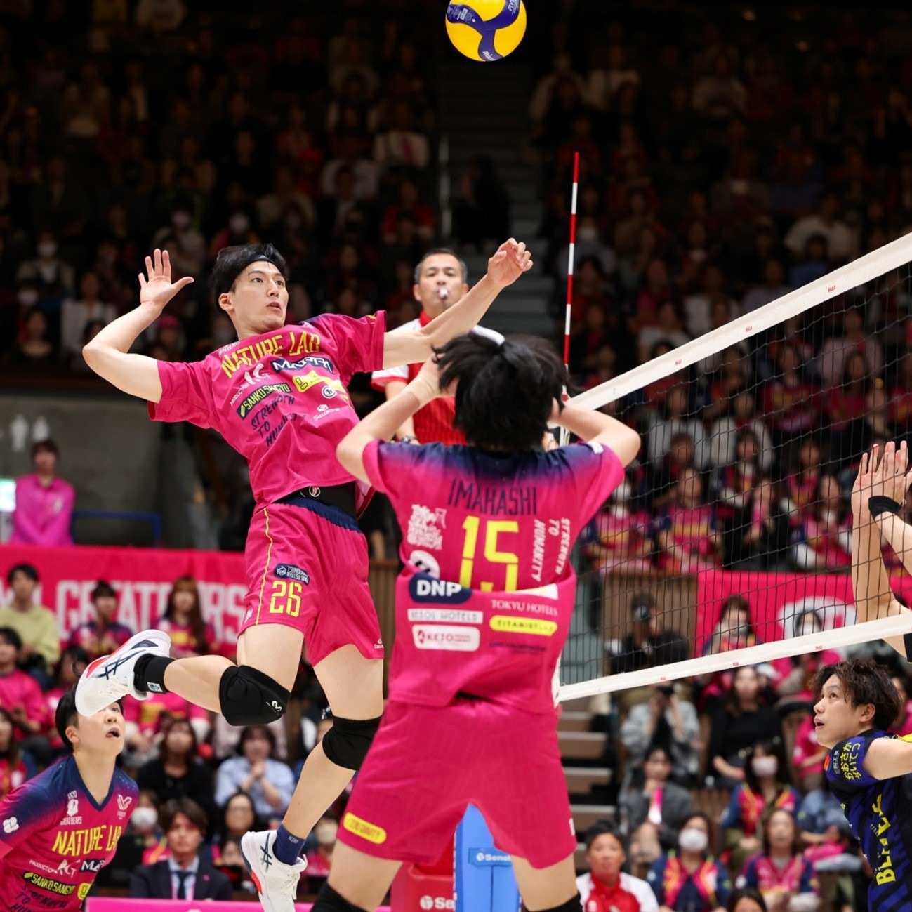 2025 赛季回顾：密尔沃基酿酒人队凭借出色的牛棚调度，意外夺得国联中区头名